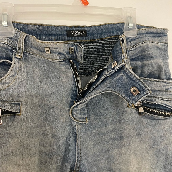 Jeans - Picture 3 of 4